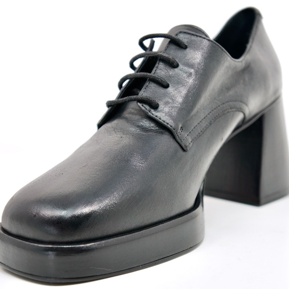 l'intervalle Women's Black Leather low Heel Size 40 Shoes *Good Condition* - Picture 3 of 5